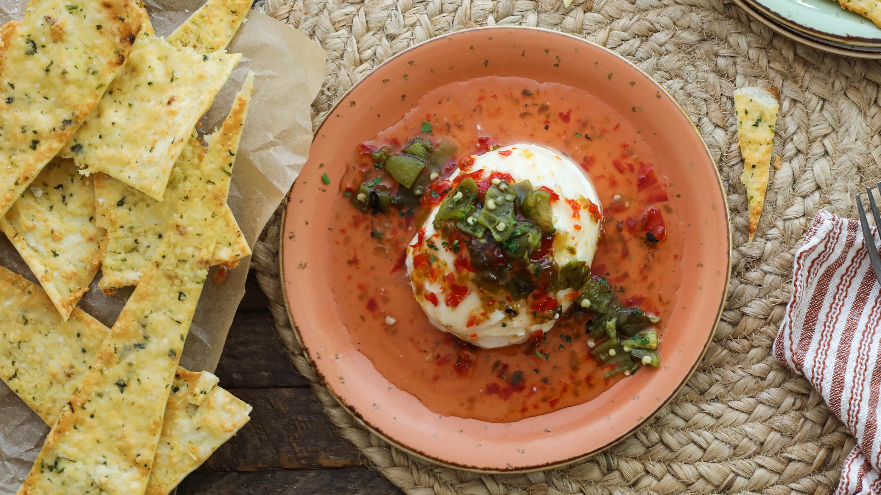 goat cheese and pepper jelly with crackers